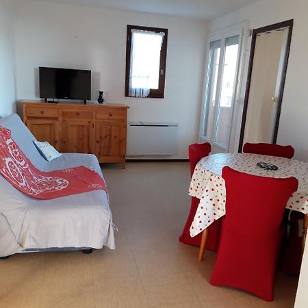 Appt 2 Ou 4 Personnes Avec Piscine, Tennis Et Parking Prive Fleury  Extérieur photo