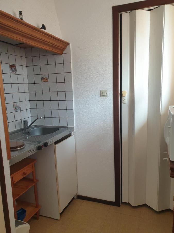 Appt 2 Ou 4 Personnes Avec Piscine, Tennis Et Parking Prive Fleury  Extérieur photo