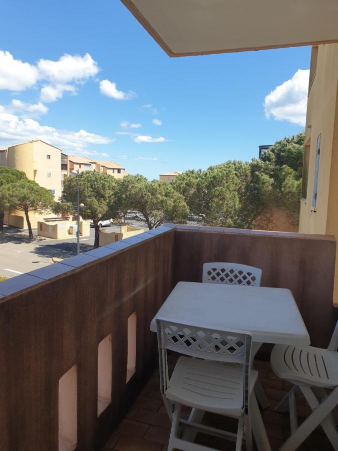 Appt 2 Ou 4 Personnes Avec Piscine, Tennis Et Parking Prive Fleury  Extérieur photo