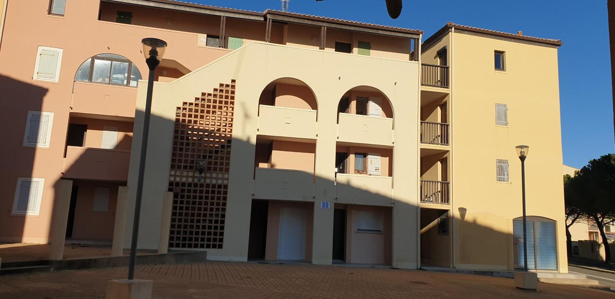 Appt 2 Ou 4 Personnes Avec Piscine, Tennis Et Parking Prive Fleury  Extérieur photo